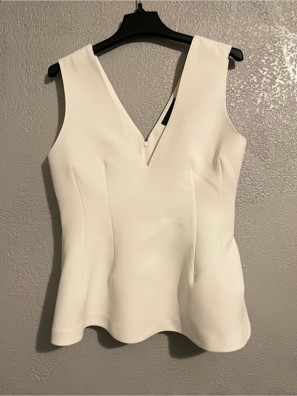 Zara White V-Neck Sleeveless Peplum Camisole